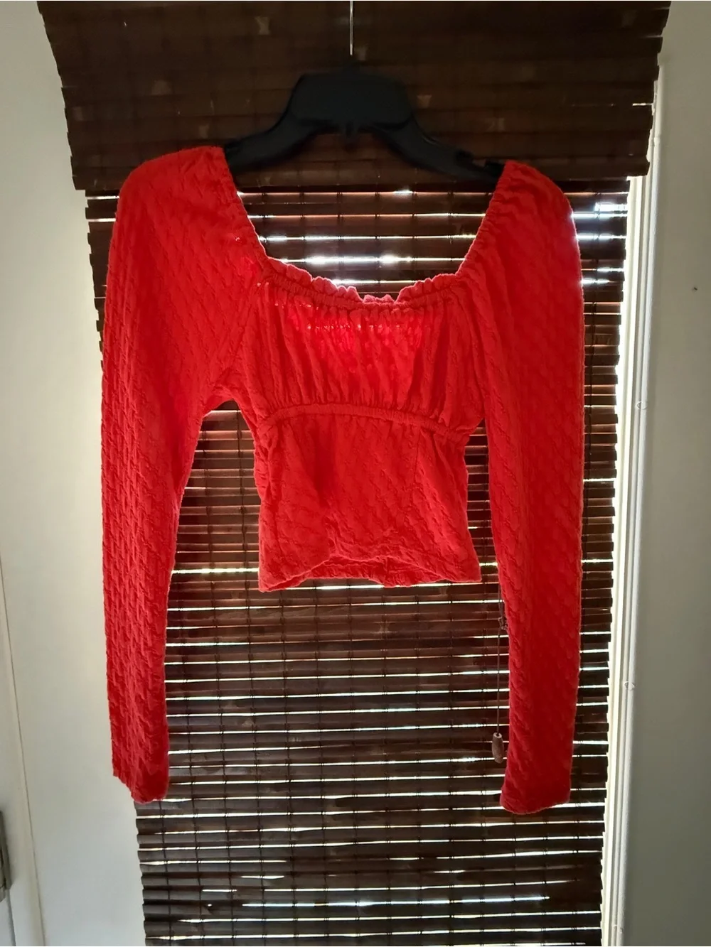 Free People Ladybug Red Long-Sleeve Cropped Button Front Top, guc, sz Xs